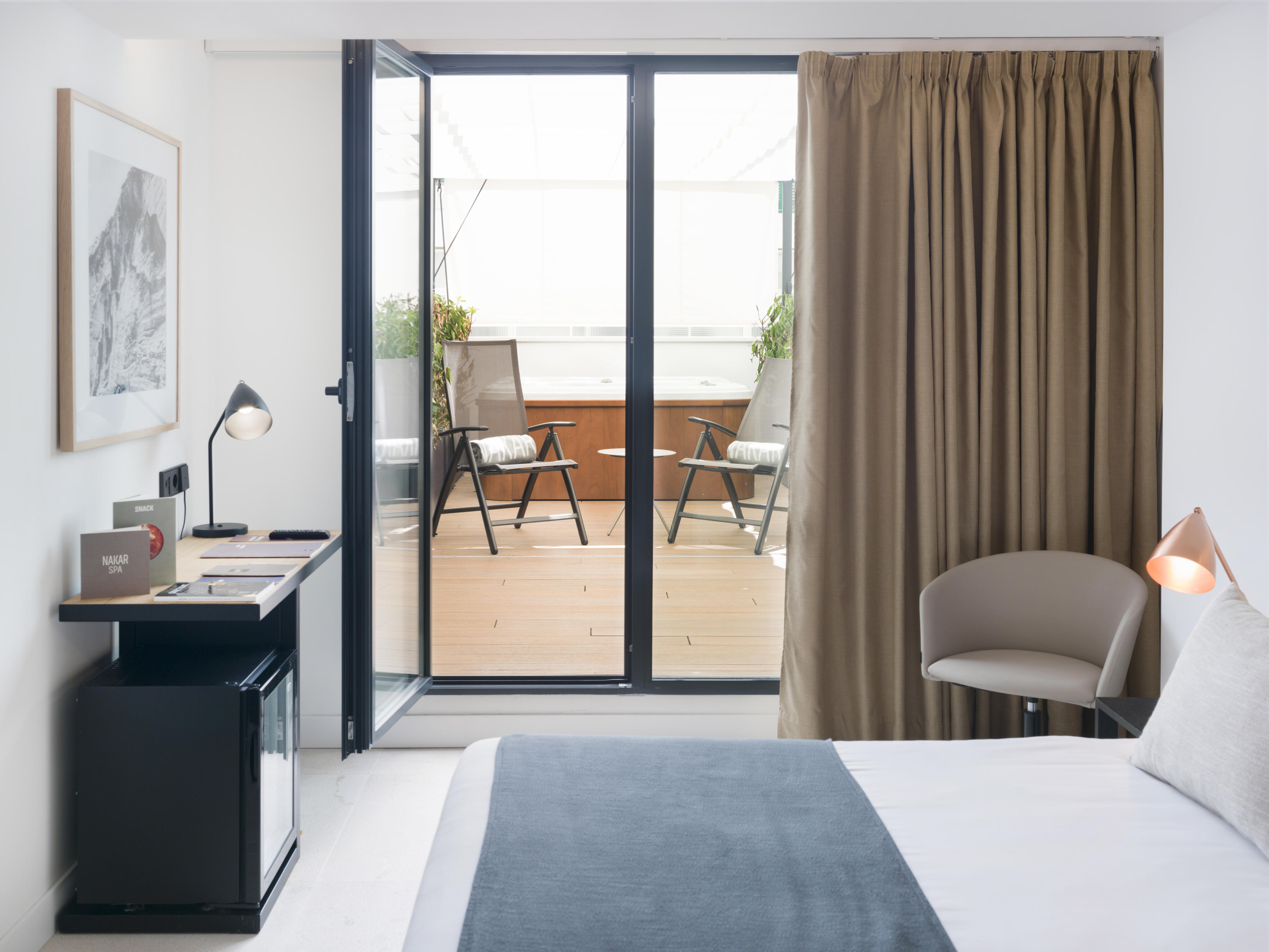 NAKAR Hotel - Room Deluxe (4).jpg